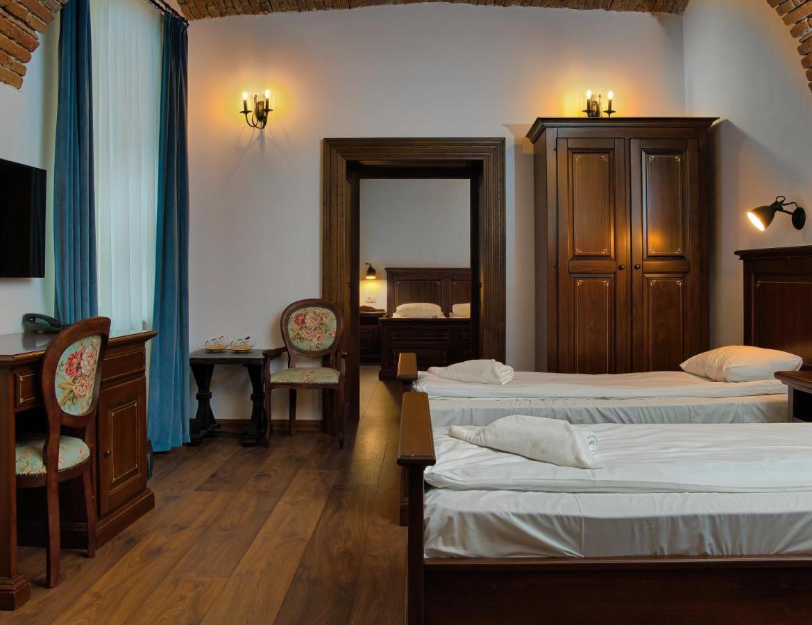 Hotel Boutique Casa Chitic -Hotel And Restaurant Str Johann Gott Nr7 Brasov Exterior photo