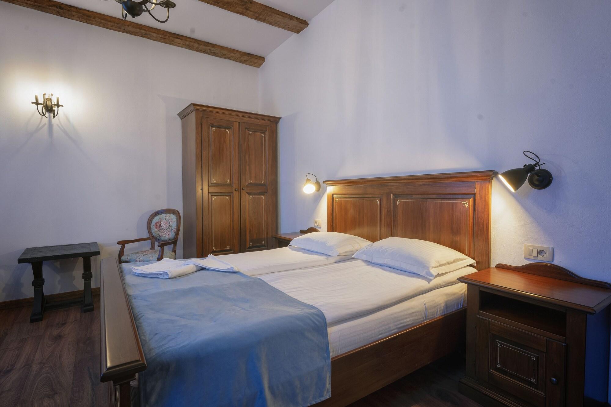 Hotel Boutique Casa Chitic -Hotel And Restaurant Str Johann Gott Nr7 Brasov Exterior photo