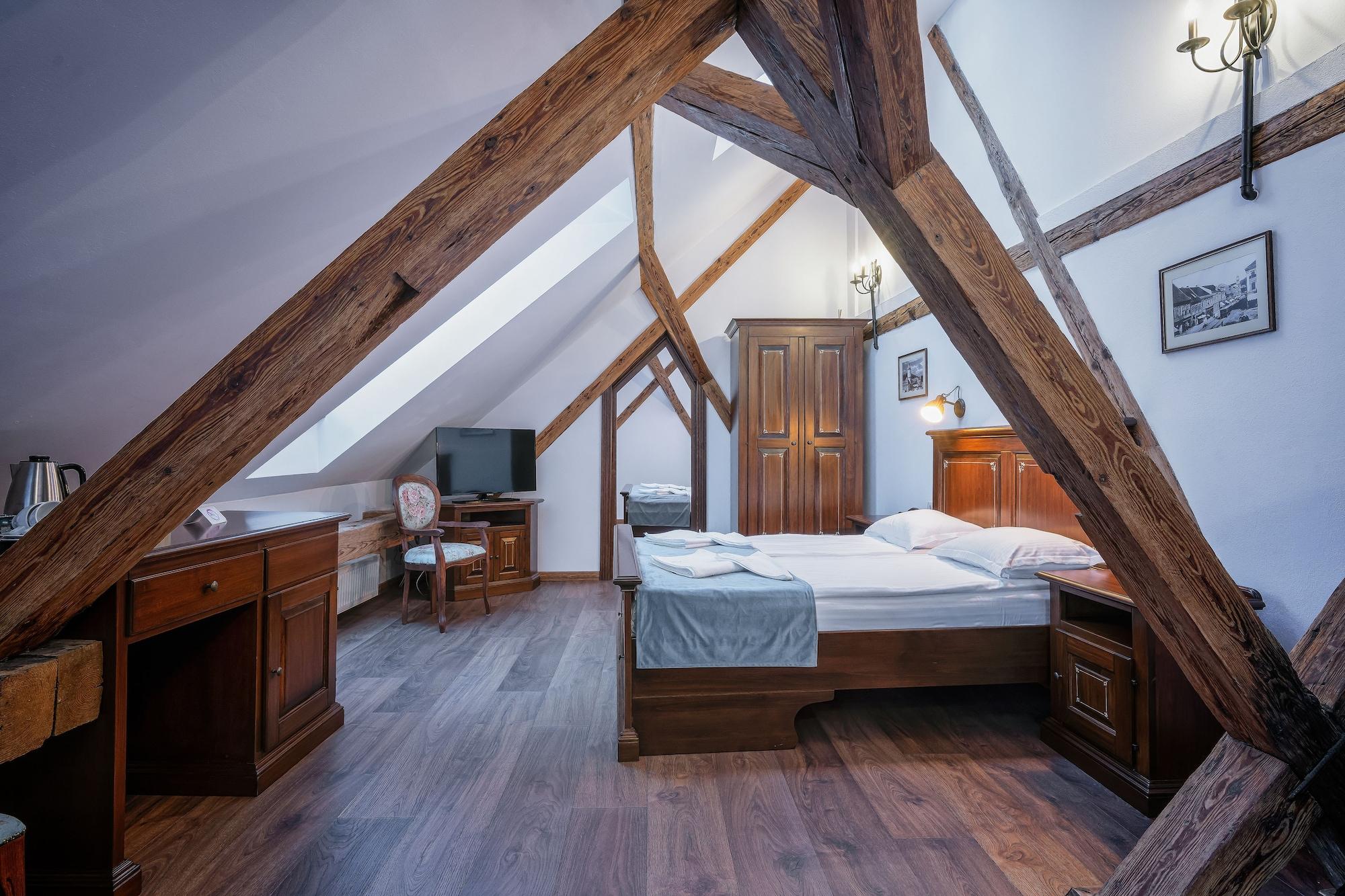 Hotel Boutique Casa Chitic -Hotel And Restaurant Str Johann Gott Nr7 Brasov Exterior photo
