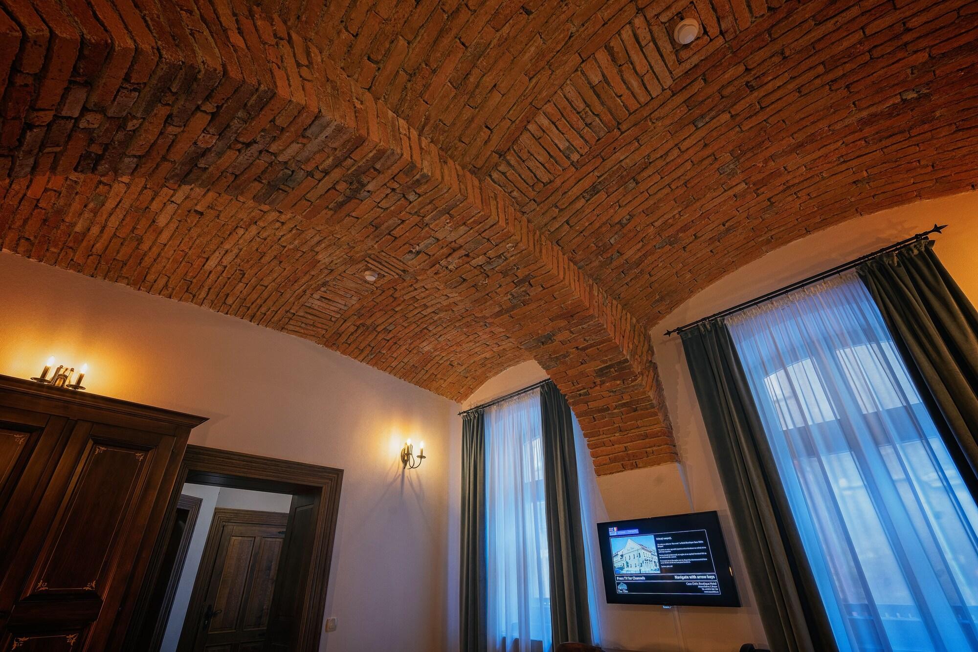 Hotel Boutique Casa Chitic -Hotel And Restaurant Str Johann Gott Nr7 Brasov Exterior photo