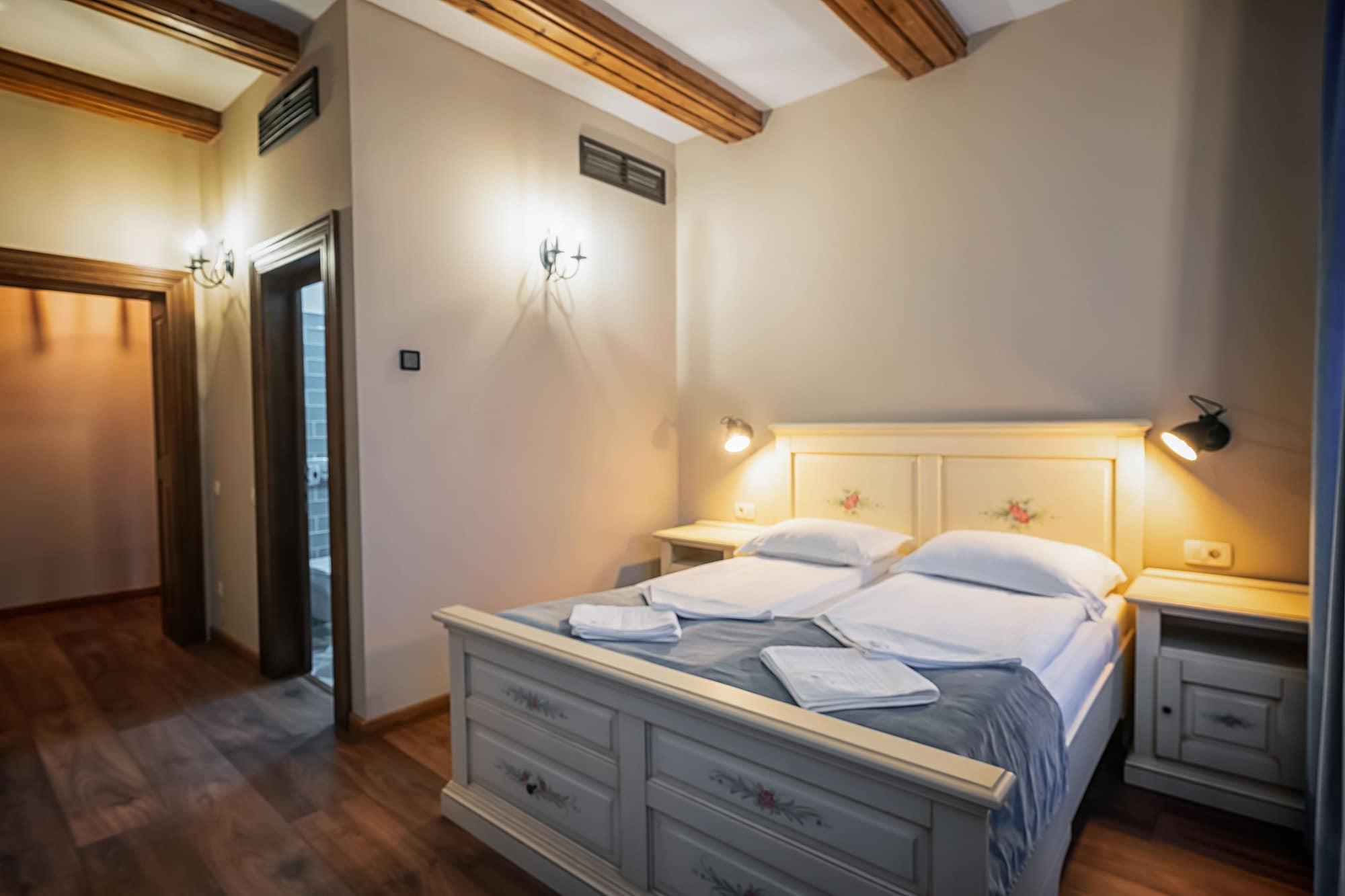 Hotel Boutique Casa Chitic -Hotel And Restaurant Str Johann Gott Nr7 Brasov Exterior photo