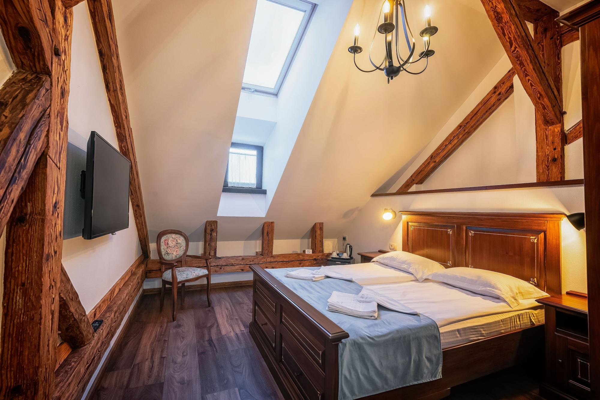 Hotel Boutique Casa Chitic -Hotel And Restaurant Str Johann Gott Nr7 Brasov Exterior photo