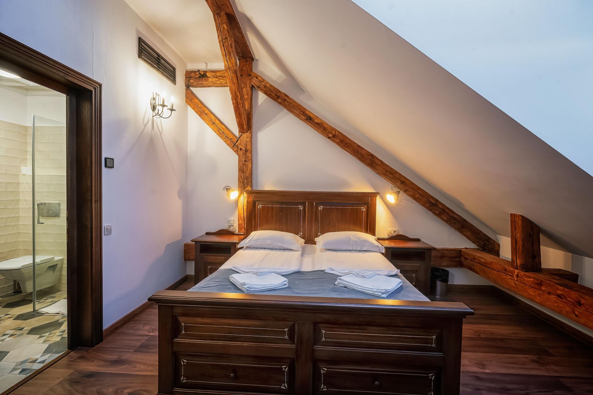 Hotel Boutique Casa Chitic -Hotel And Restaurant Str Johann Gott Nr7 Brasov Exterior photo