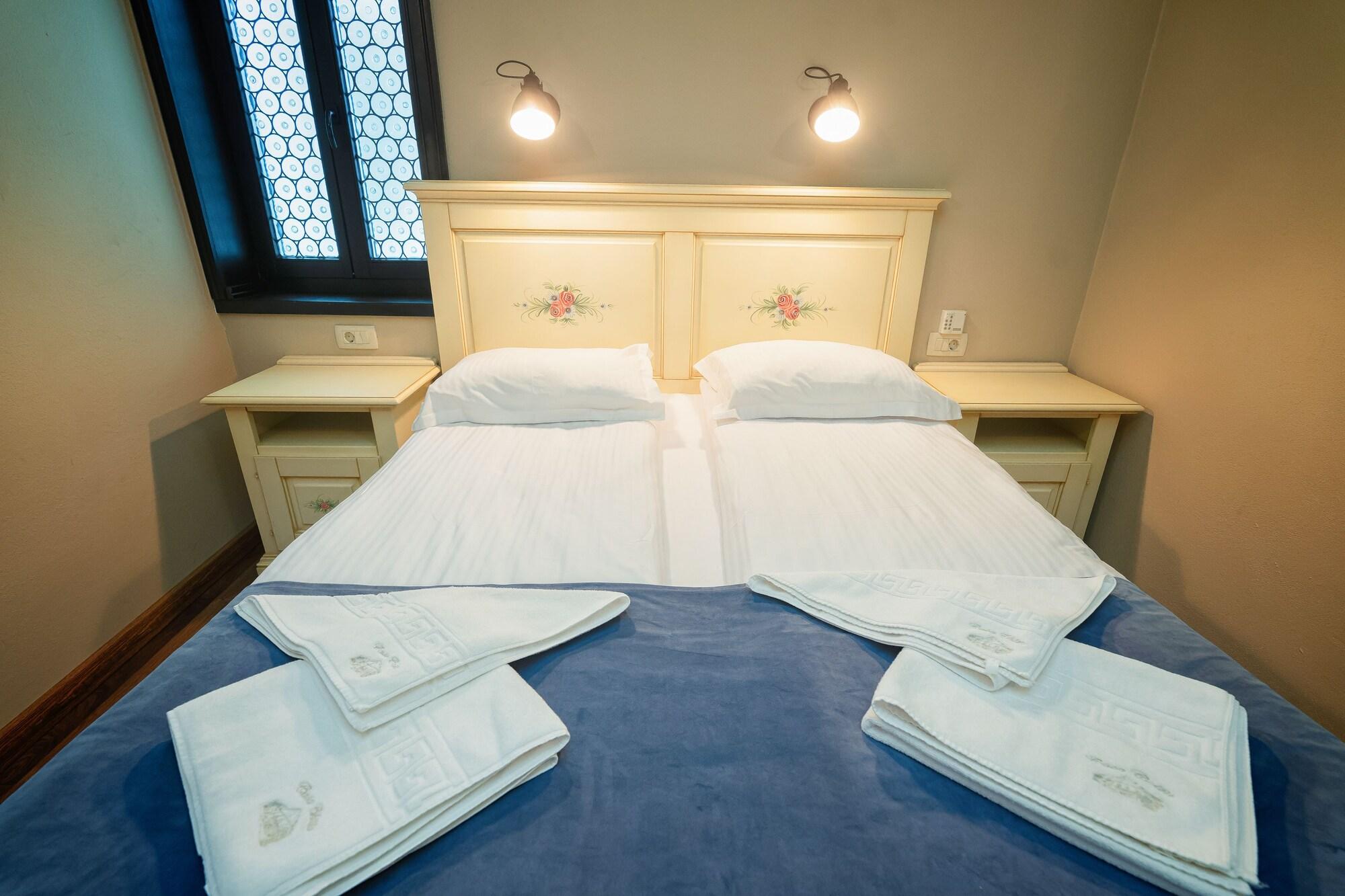 Hotel Boutique Casa Chitic -Hotel And Restaurant Str Johann Gott Nr7 Brasov Exterior photo
