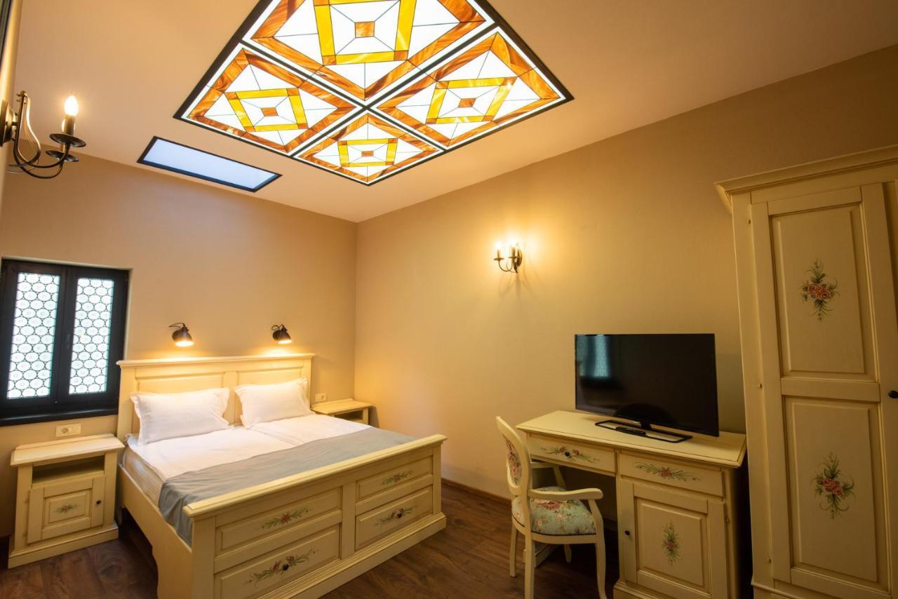 Hotel Boutique Casa Chitic -Hotel And Restaurant Str Johann Gott Nr7 Brasov Exterior photo