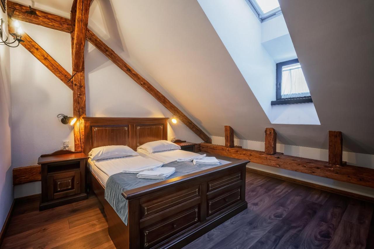Hotel Boutique Casa Chitic -Hotel And Restaurant Str Johann Gott Nr7 Brasov Exterior photo