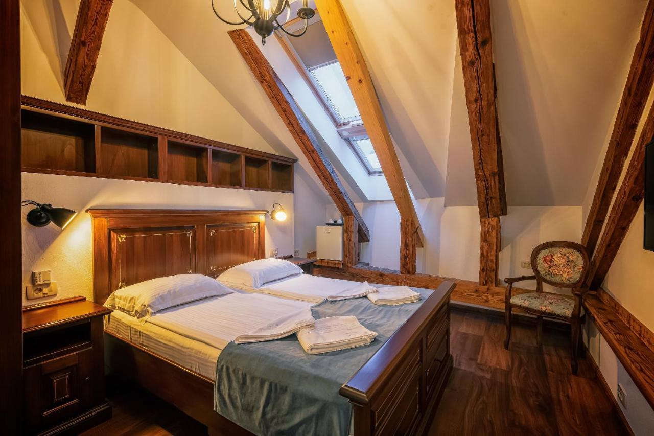 Hotel Boutique Casa Chitic -Hotel And Restaurant Str Johann Gott Nr7 Brasov Exterior photo
