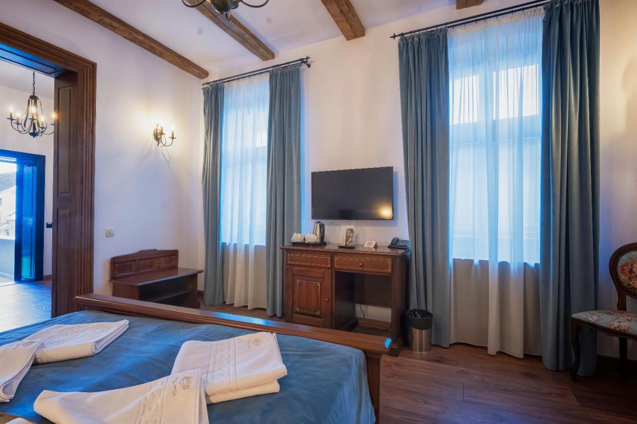 Hotel Boutique Casa Chitic -Hotel And Restaurant Str Johann Gott Nr7 Brasov Exterior photo