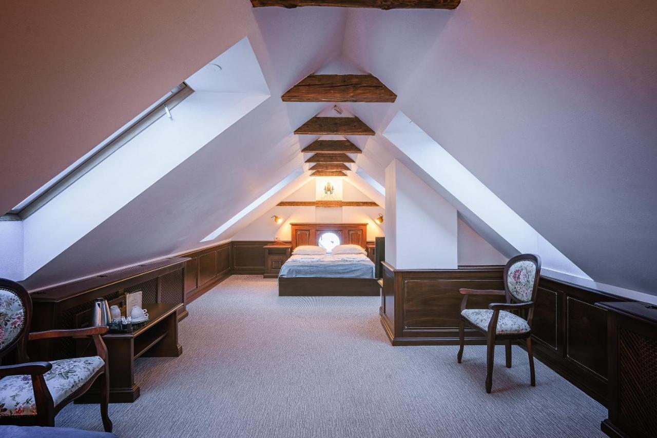 Hotel Boutique Casa Chitic -Hotel And Restaurant Str Johann Gott Nr7 Brasov Exterior photo