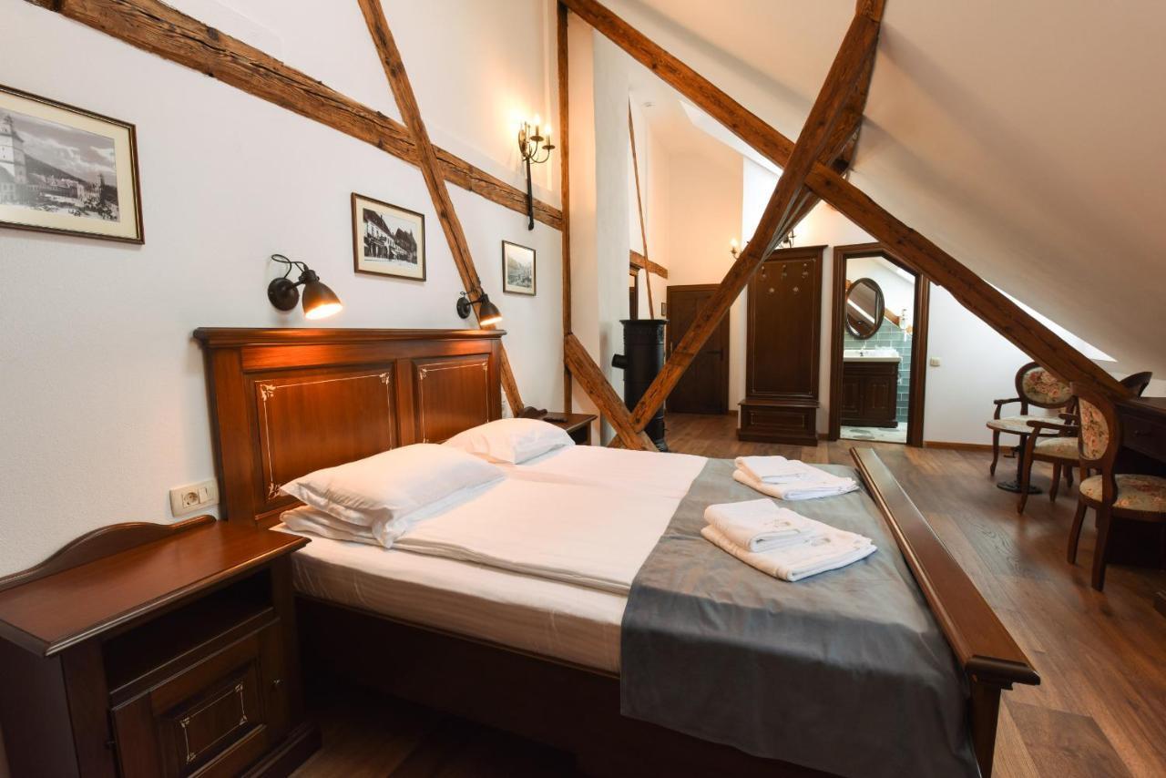 Hotel Boutique Casa Chitic -Hotel And Restaurant Str Johann Gott Nr7 Brasov Exterior photo